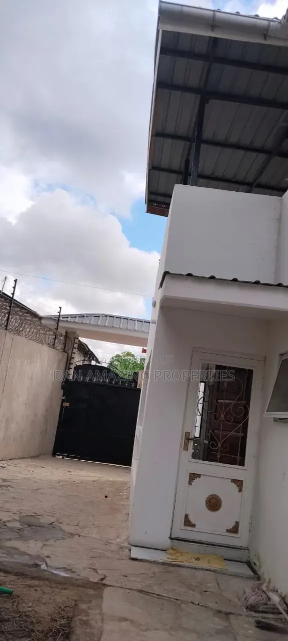 5bdrm Maisonette in Kombani, Tiwi for rent
