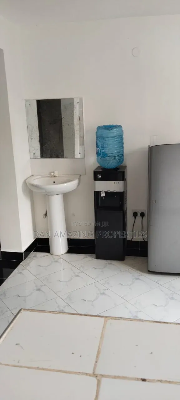 5bdrm Maisonette in Kombani, Tiwi for rent