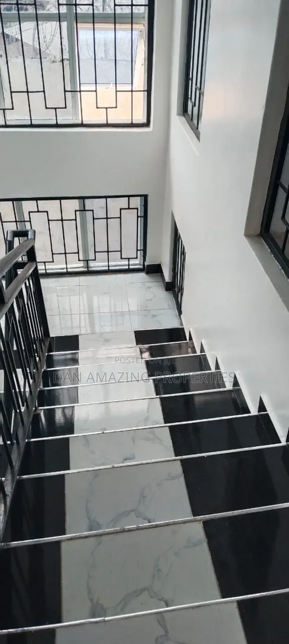 5bdrm Maisonette in Kombani, Tiwi for rent