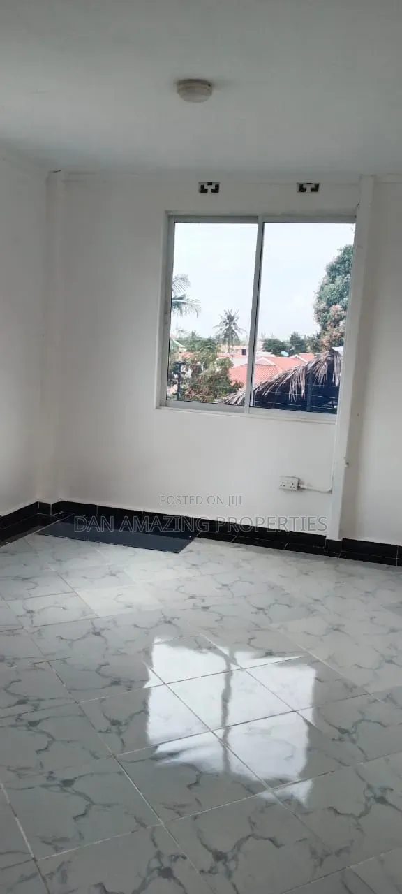 5bdrm Maisonette in Kombani, Tiwi for rent