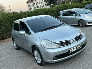 Nissan Tiida 2007 Silver