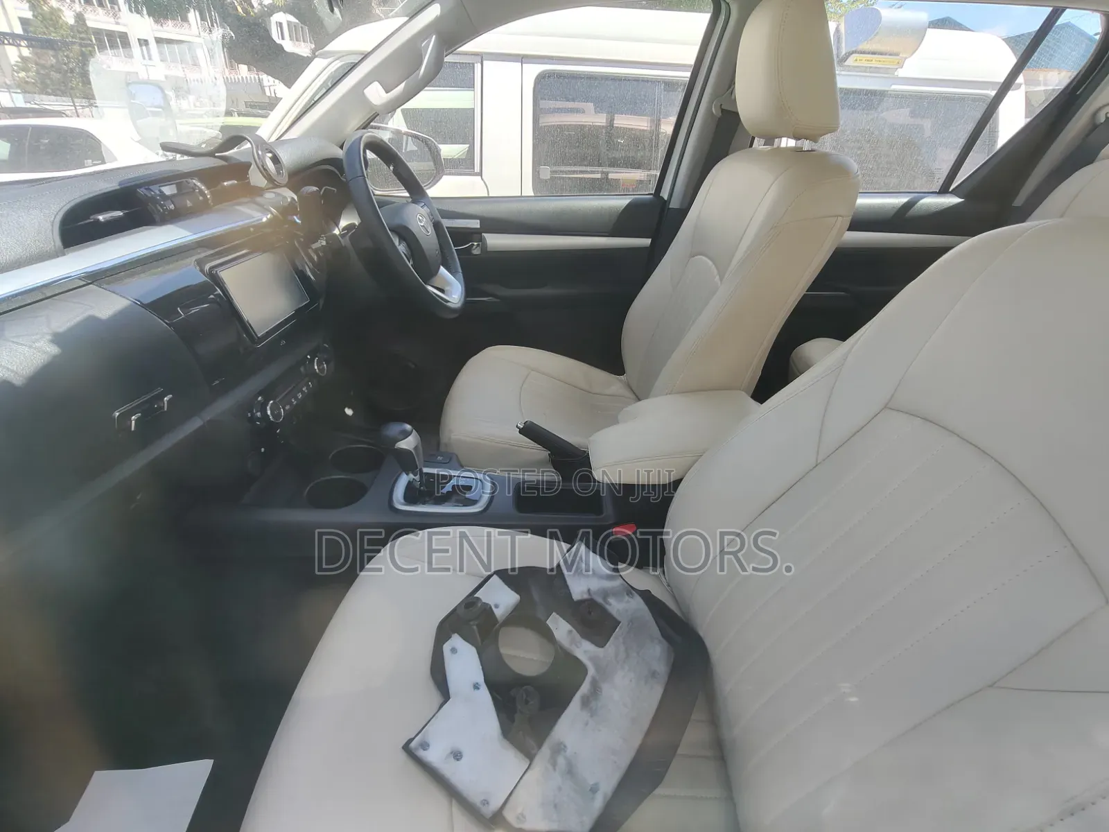 Toyota Hilux 2020 White