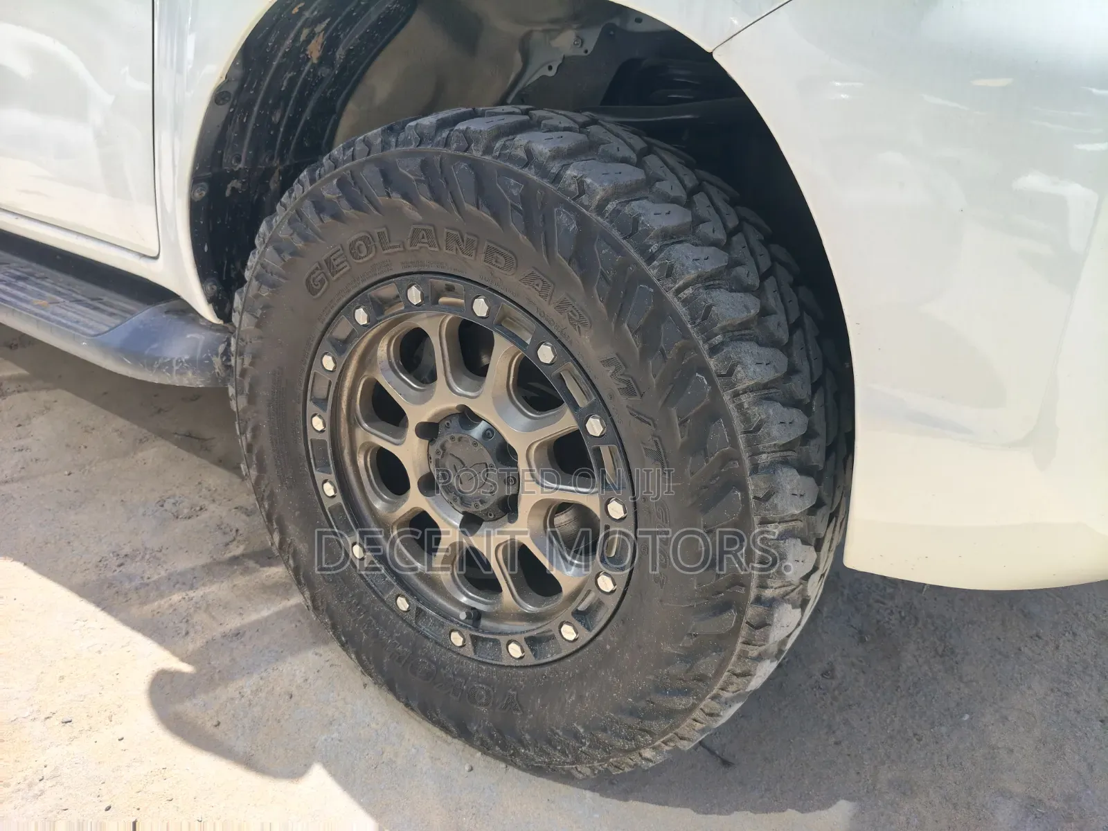 Toyota Hilux 2020 White