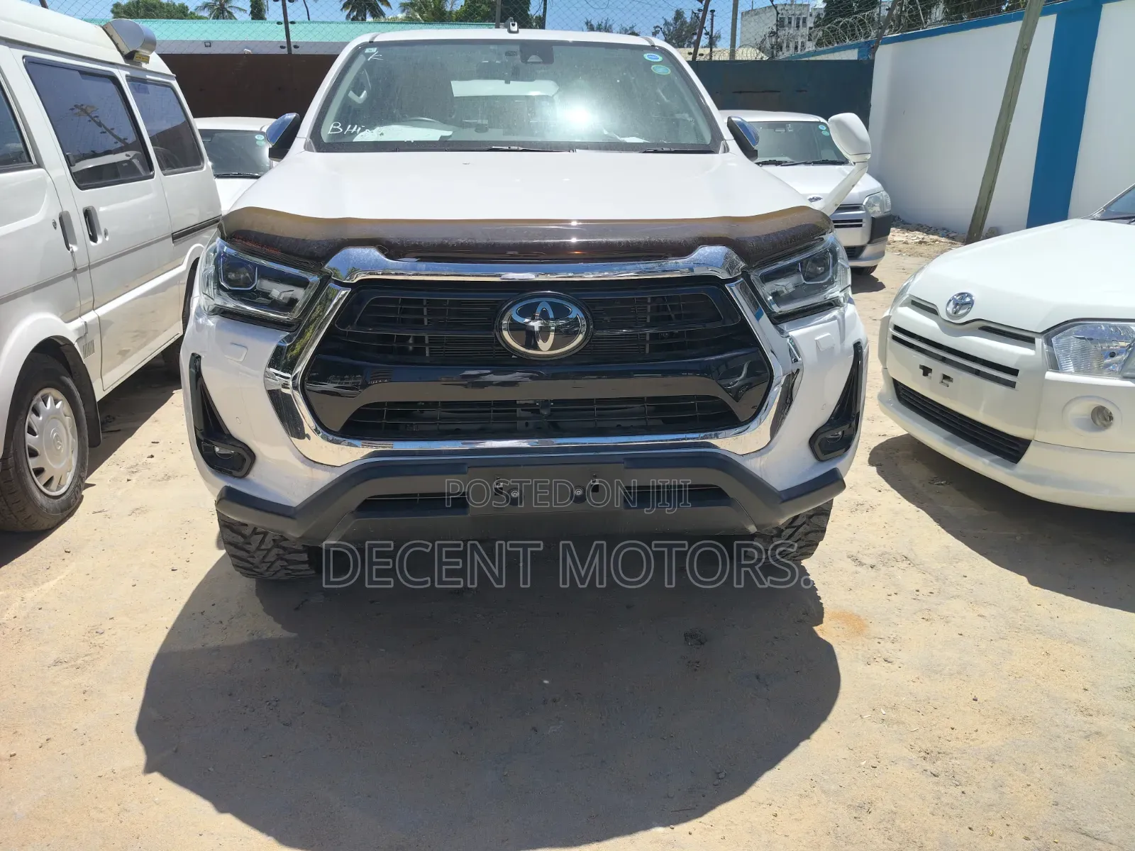 Toyota Hilux 2020 White