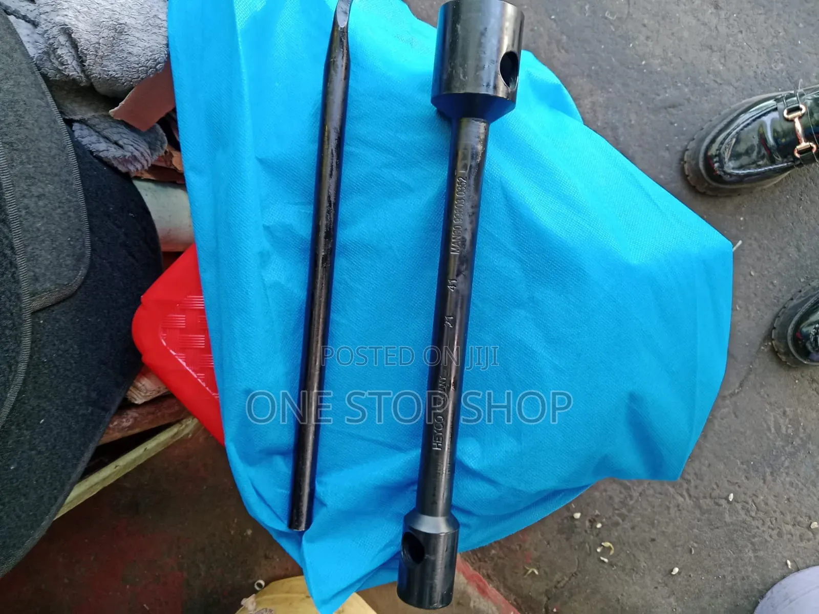 21_41 Worries Trucks Wheel Spanner With Contoured Leverage Bar