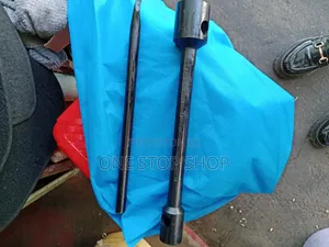 21_41 Worries Trucks Wheel Spanner With Contoured Leverage Bar