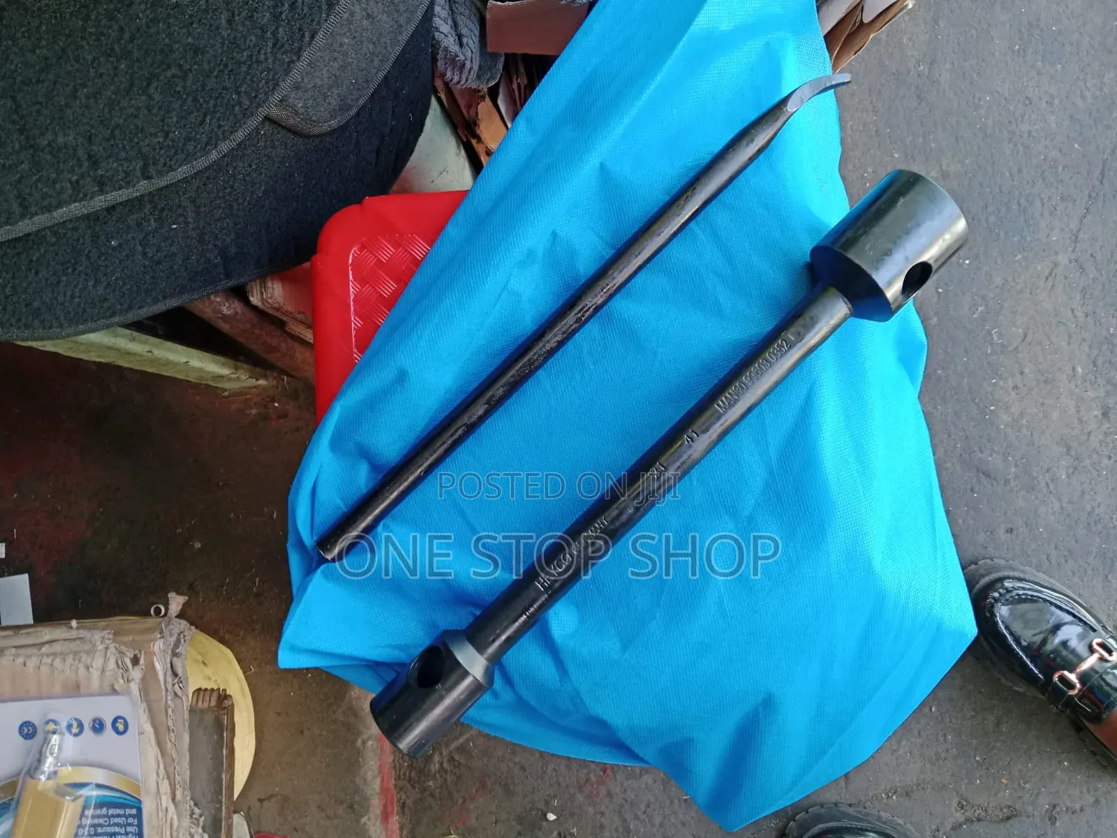 21_41 Box Socket Wheel Spanner Pry Bar Tire Lever