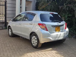 Toyota Vitz 2013 Silver