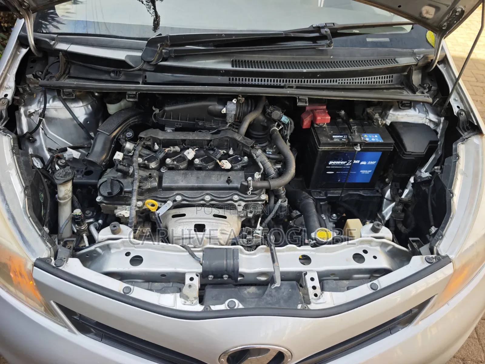 Toyota Vitz 2013 Silver