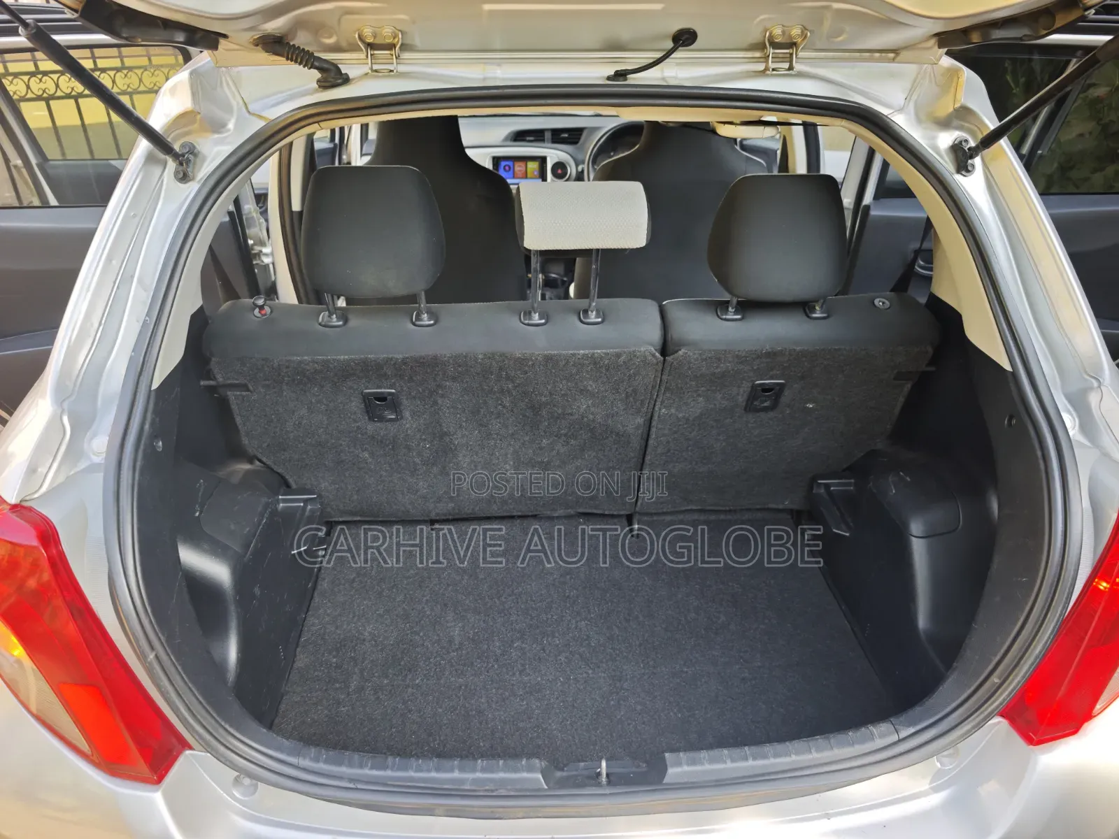 Toyota Vitz 2013 Silver