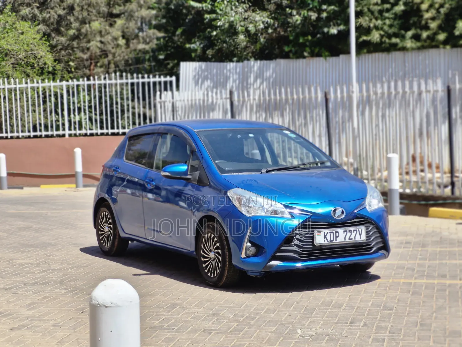 Toyota Vitz 2017 Blue