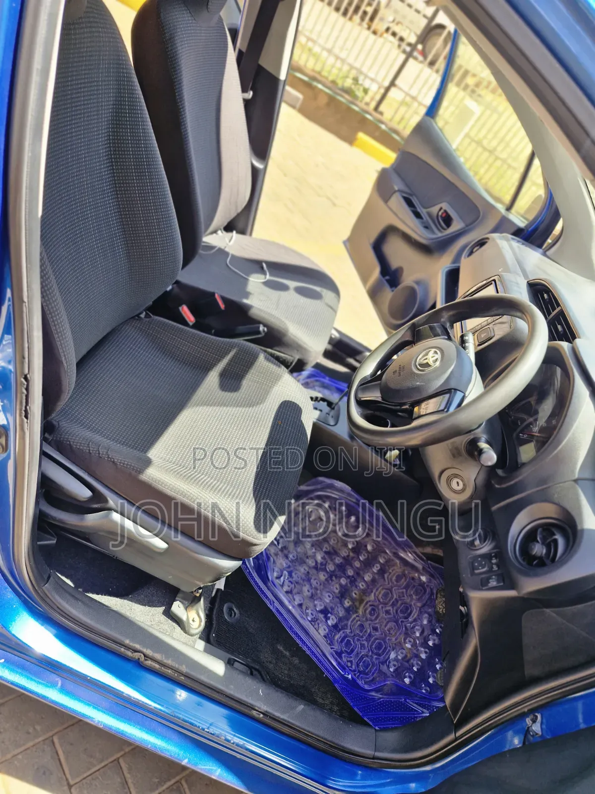 Toyota Vitz 2017 Blue