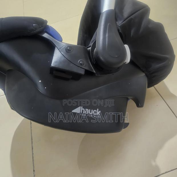 Baby Car Seat - thumbnail 3