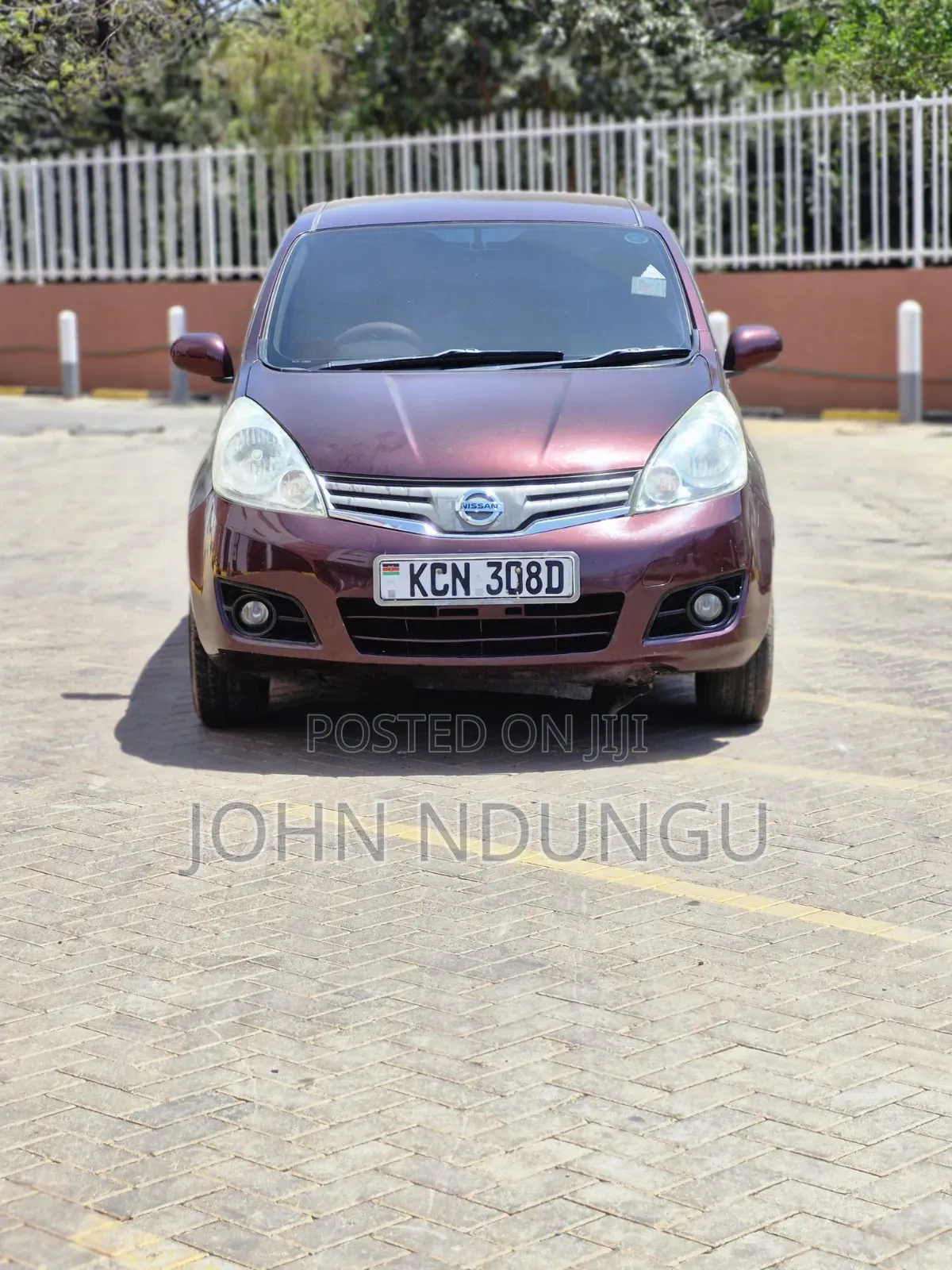 Nissan Note 2010 Burgundy