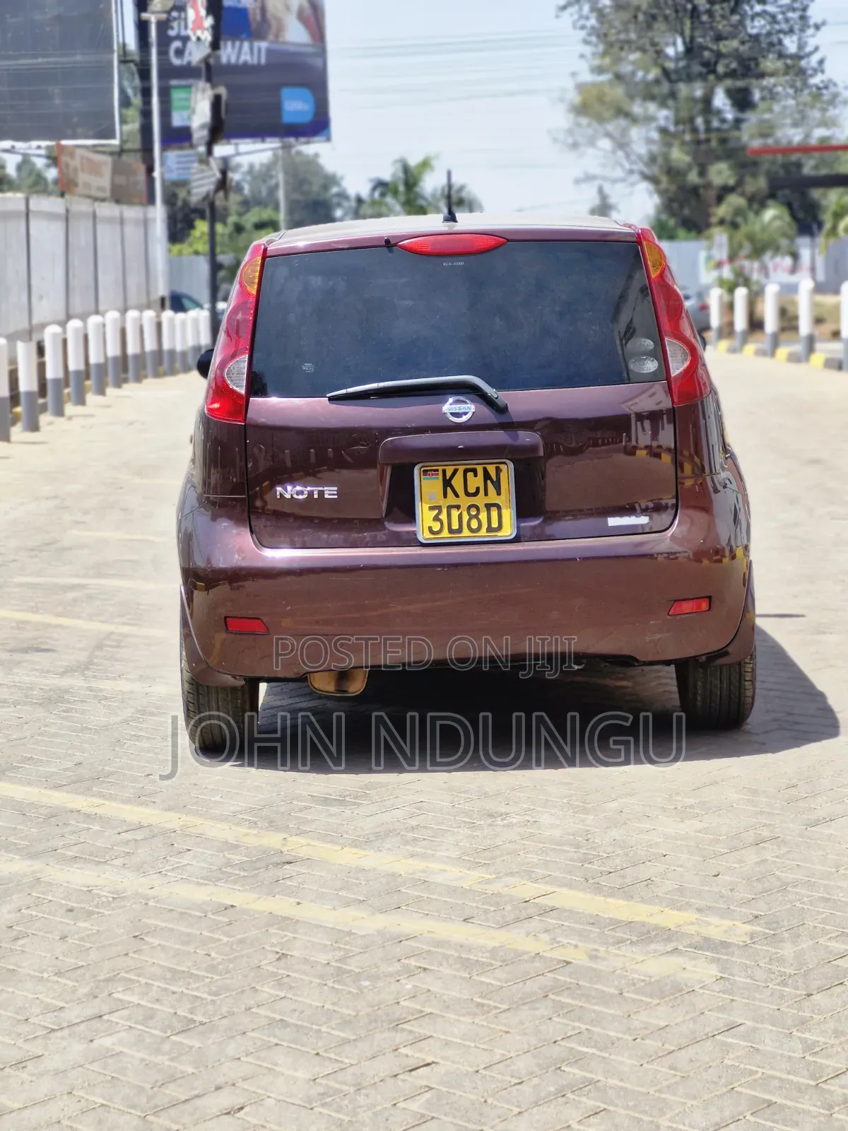 Nissan Note 2010 Burgundy
