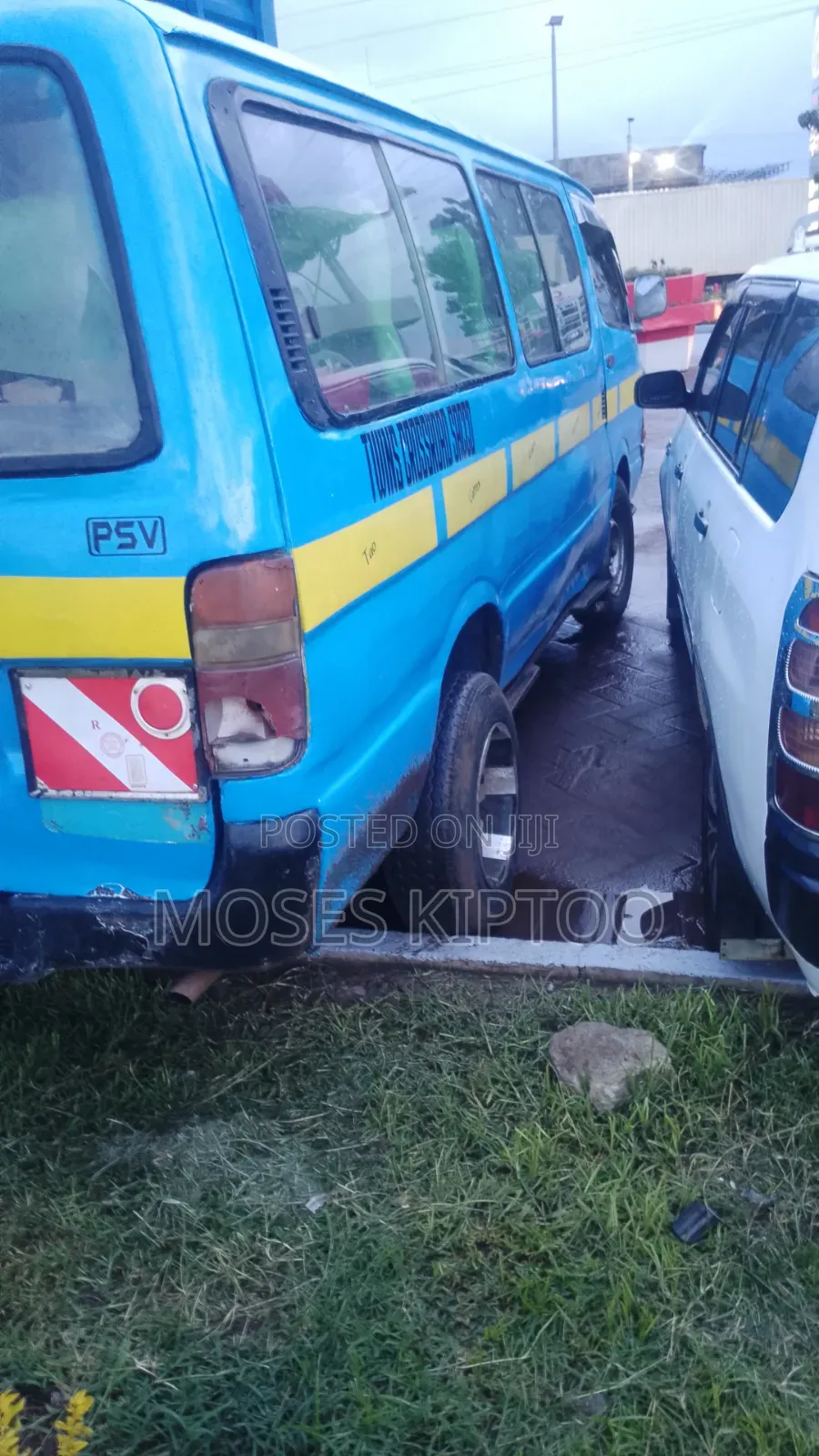 Toyota HiAce 2005 Blue