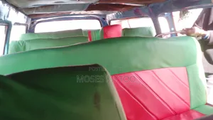 Toyota HiAce 2005 Blue