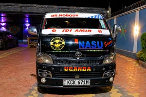 Toyota HiAce 2012 Black