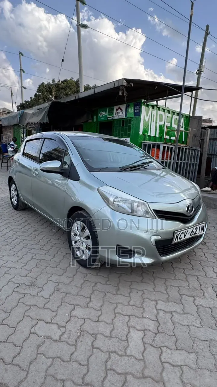 Toyota Vitz 2012 Gray