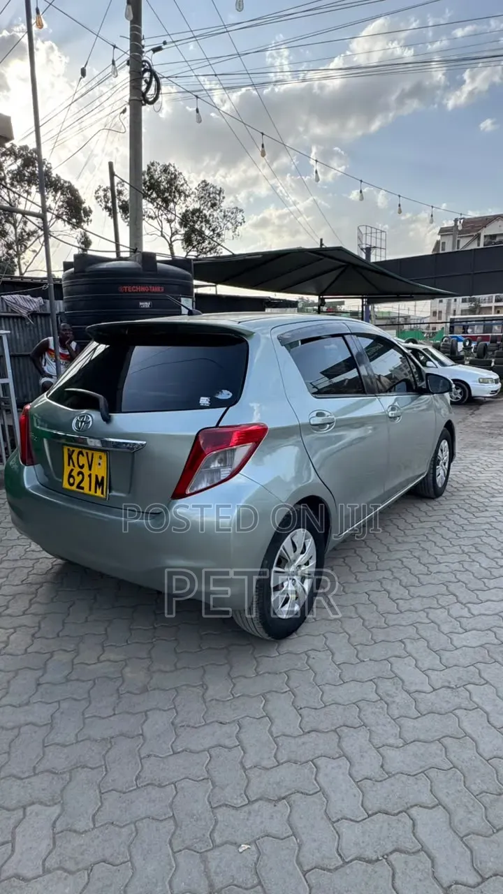 Toyota Vitz 2012 Gray