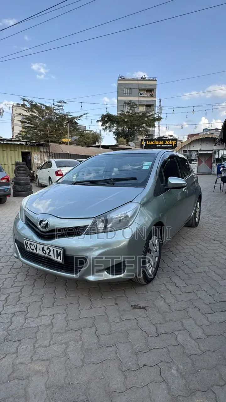 Toyota Vitz 2012 Gray