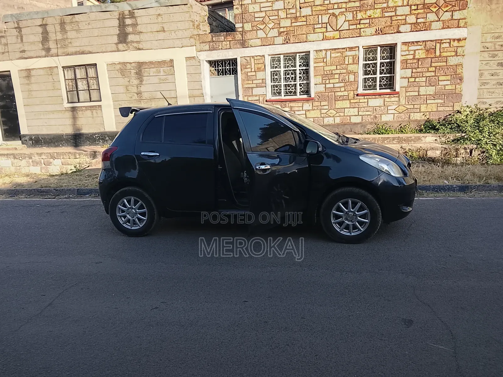 Toyota Vitz 2010 Black