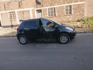 Toyota Vitz 2010 Black