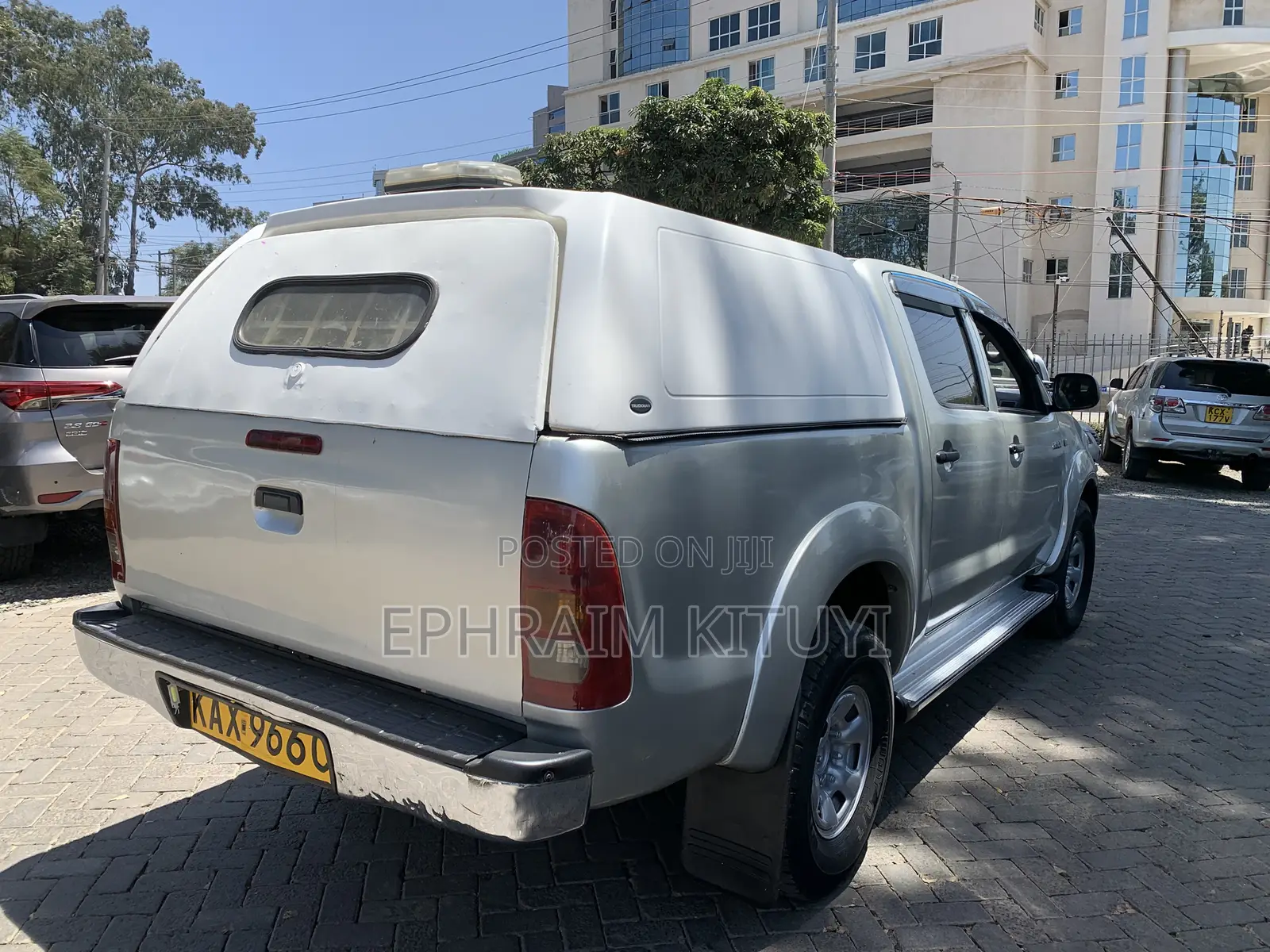 Toyota Hilux 2010 Silver