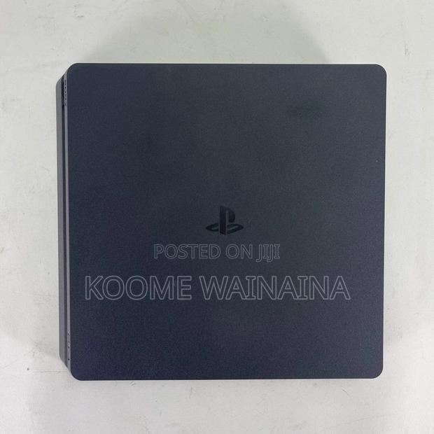 Playstation 4 - thumbnail 3