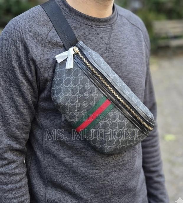 Gucci GG Supreme Chest / Waist Bag