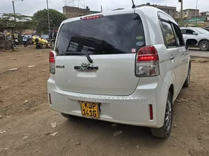Toyota Spade 2017 Pearl