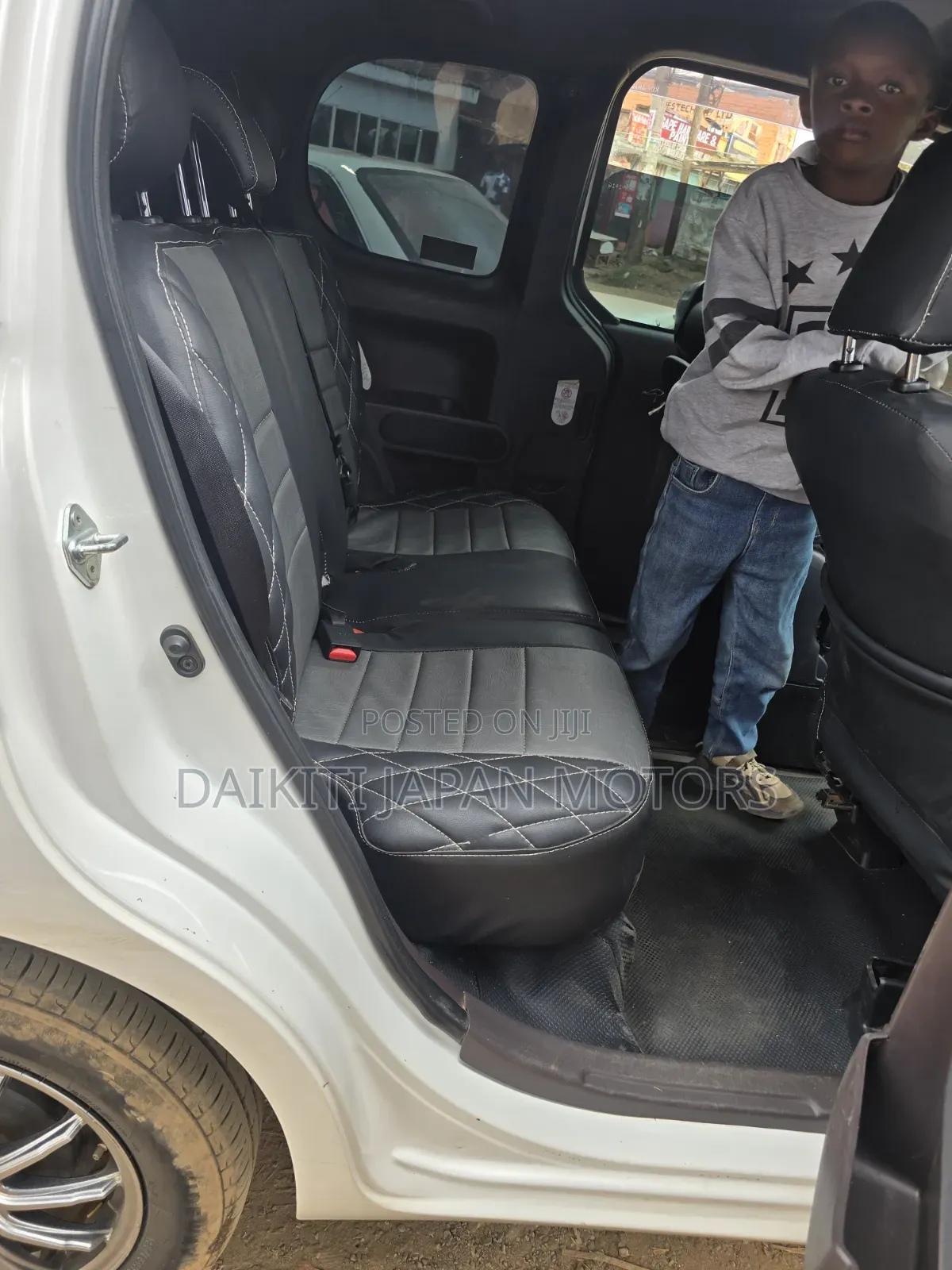 Toyota Spade 2017 Pearl