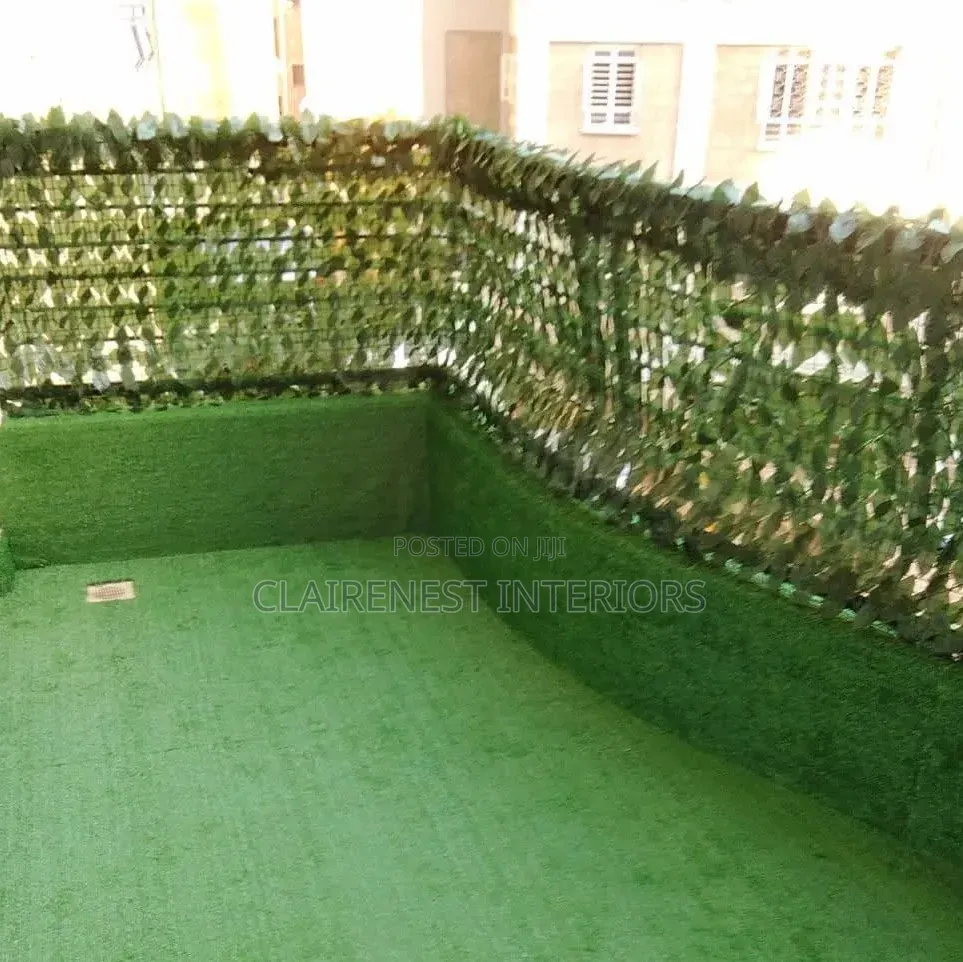 Stylish Artificial Hedge Fencing With Artificial Fence