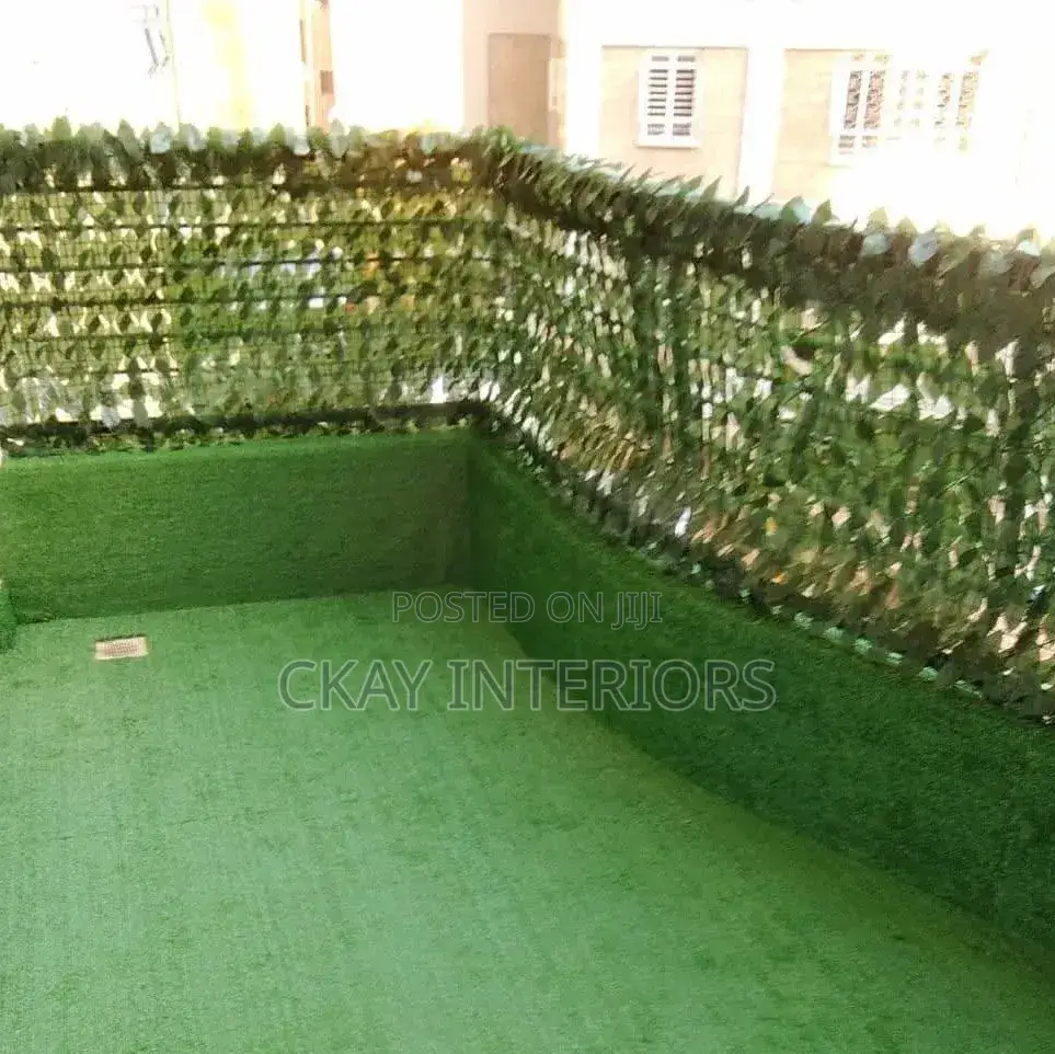 Stylish Artificial Hedge Fencing With Artificial Fence
