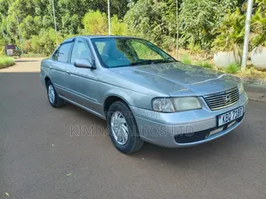 Nissan Sunny 2005 Silver