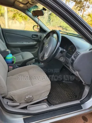 Nissan Sunny 2005 Silver