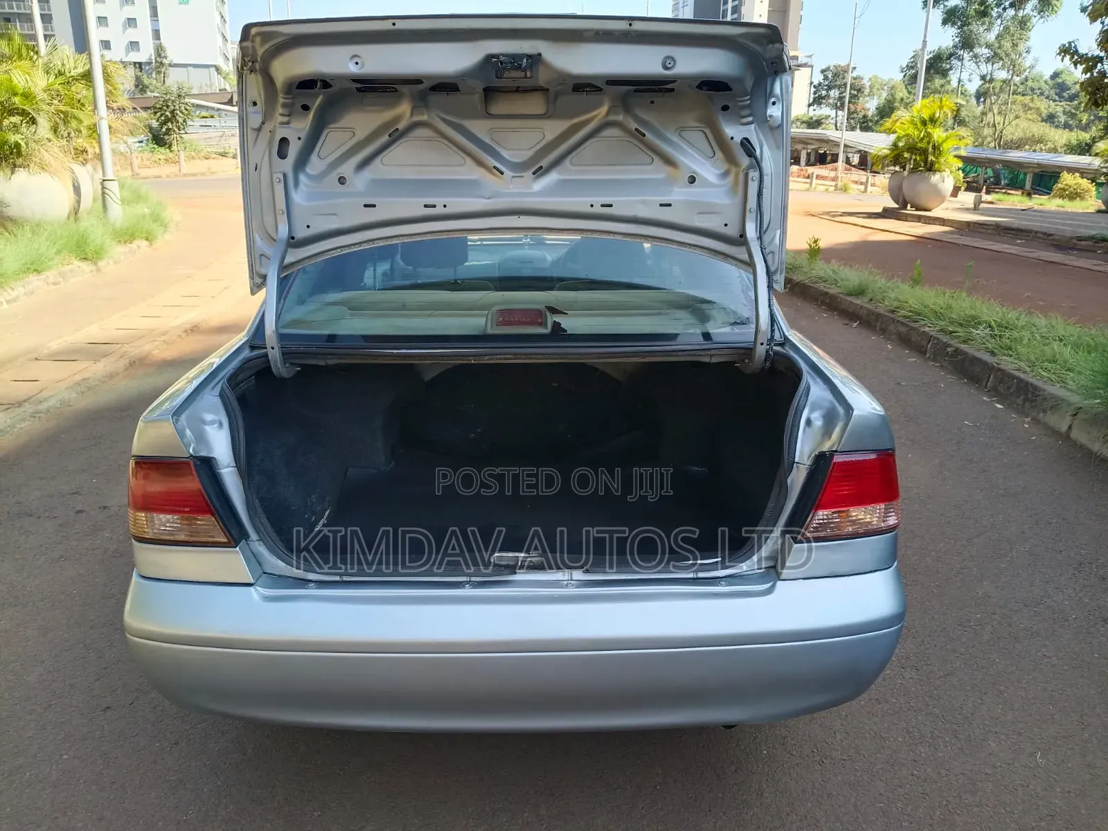 Nissan Sunny 2005 Silver