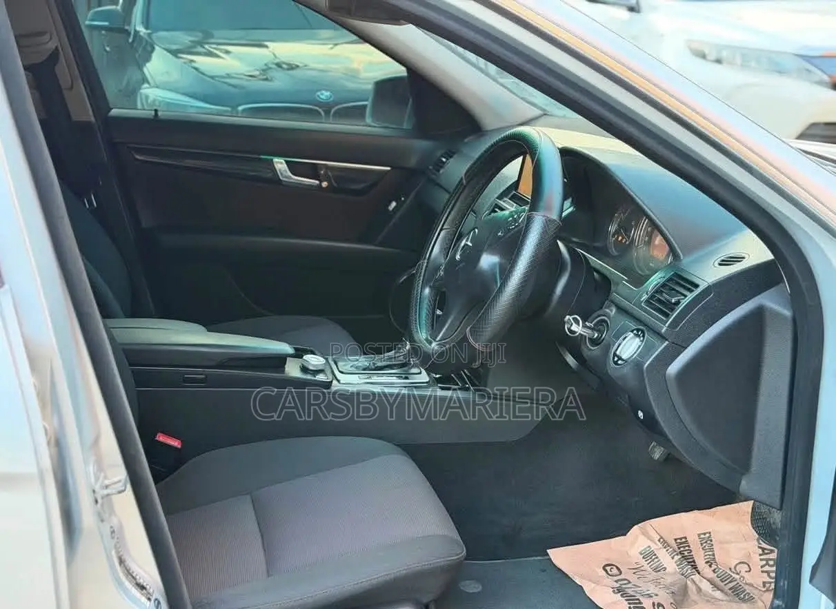 Mercedes-Benz C200 2010 Silver
