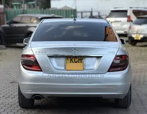 Mercedes-Benz C200 2010 Silver