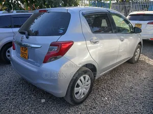 Toyota Vitz 2016 Silver