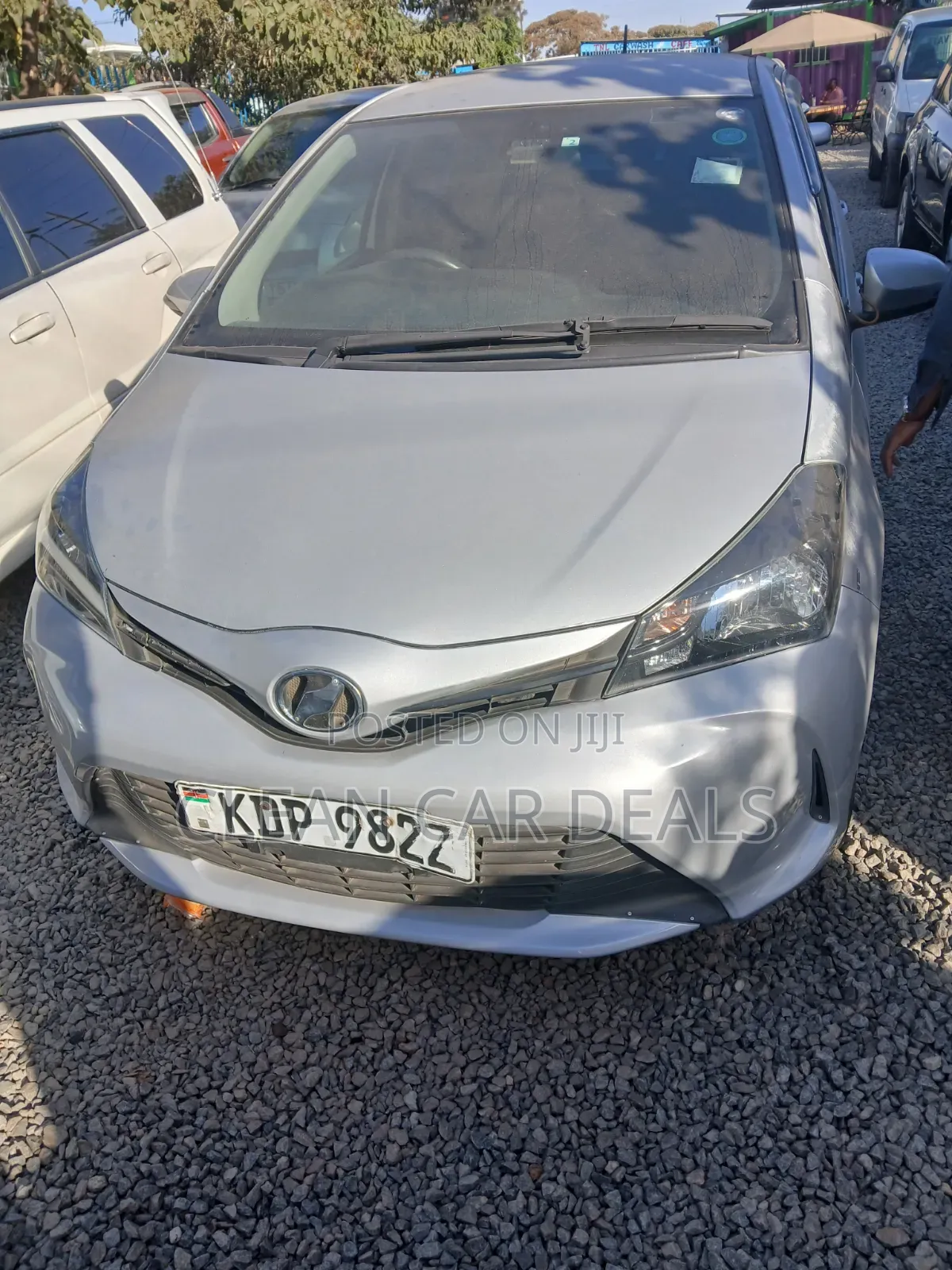 Toyota Vitz 2016 Silver