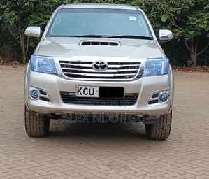 Toyota Hilux 2013 Silver