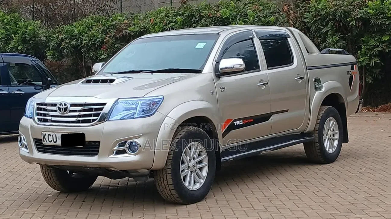Toyota Hilux 2013 Silver