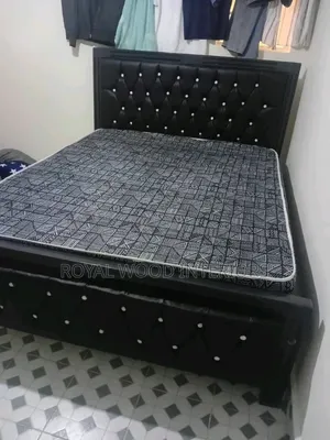 Black 5by 6leather Bed