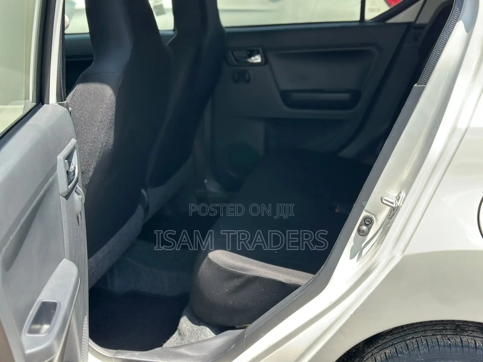 Daihatsu Mira 2019