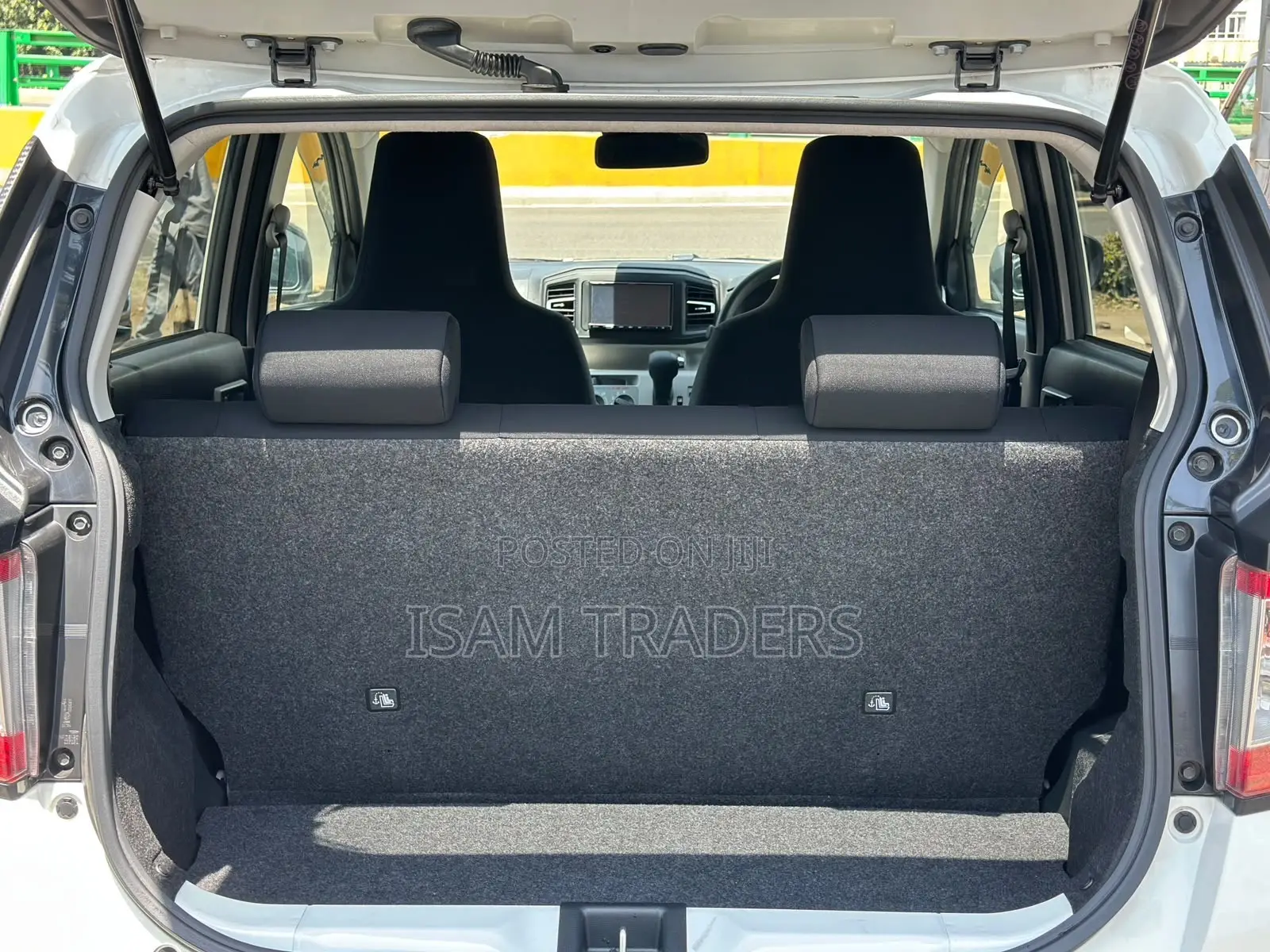 Daihatsu Mira 2019