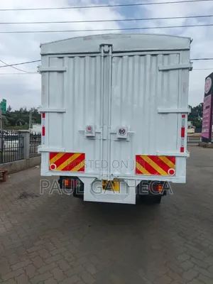 Mitsubishi Fh 2014 White