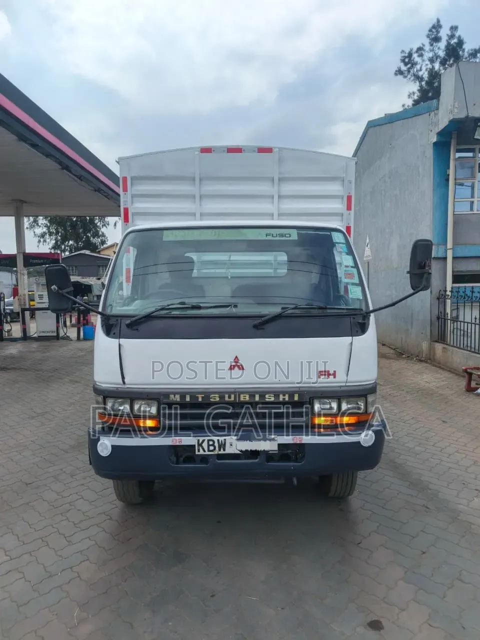 Mitsubishi Fh 2014 White