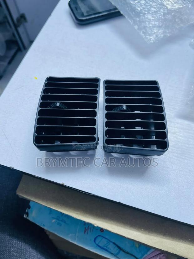 Toyota Nze AC Ventilation - thumbnail 2