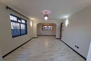 5bdrm Maisonette in Syokimu, Gateway Mall Area for rent